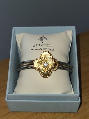 Atterri Gold Flower Bracelet - Gold and Silver